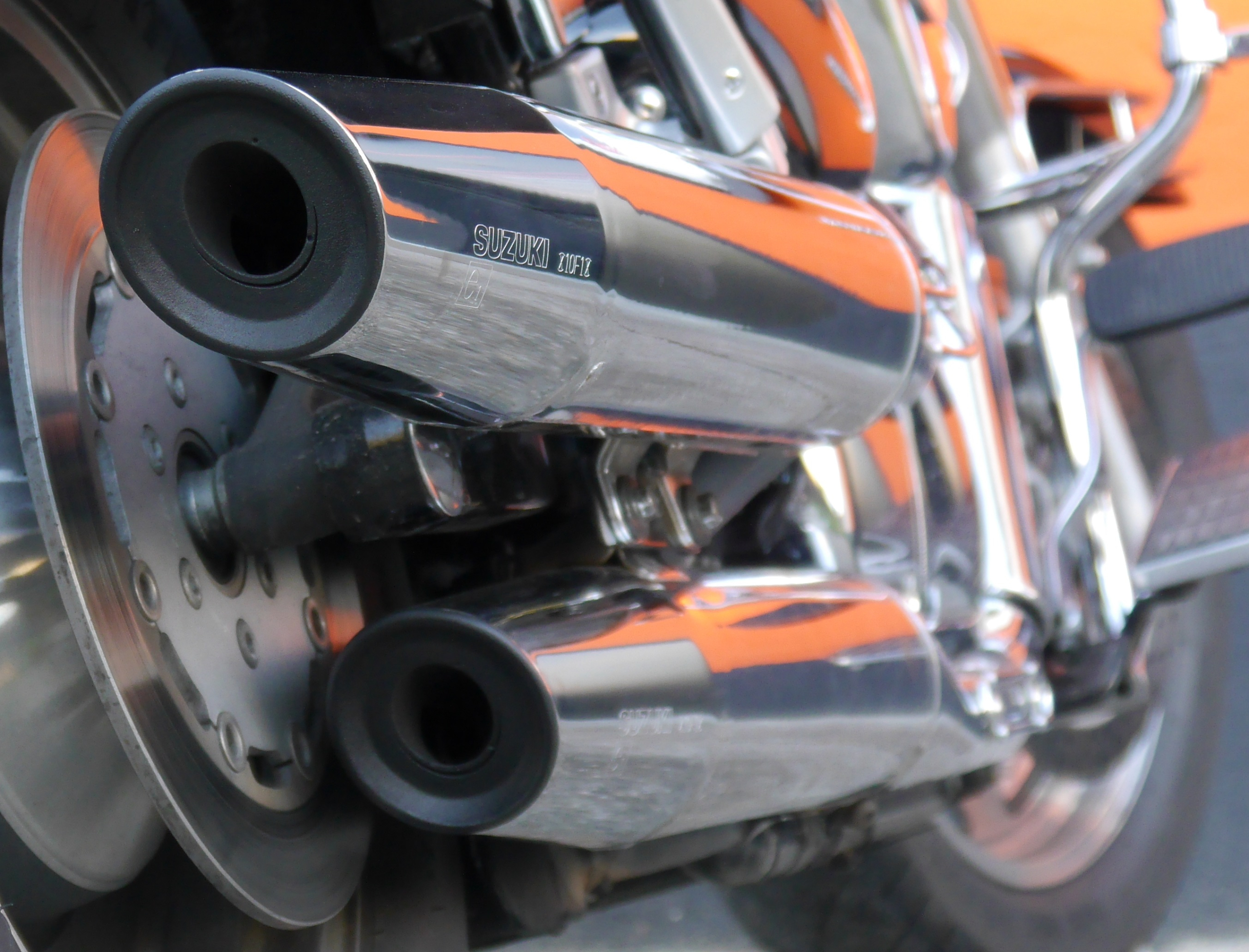 Suzuki Intruder VL 1500 LC – Verstellbarer Klappenauspuff-Umbau