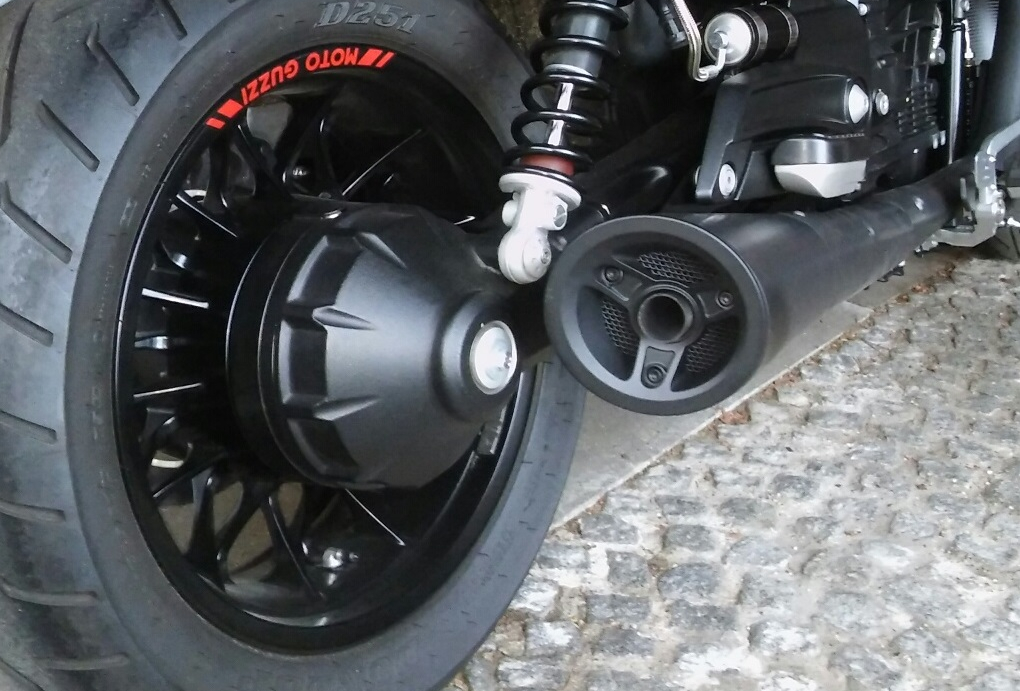 Auspuffdetail aus der Kategorie MOTO GUZZI