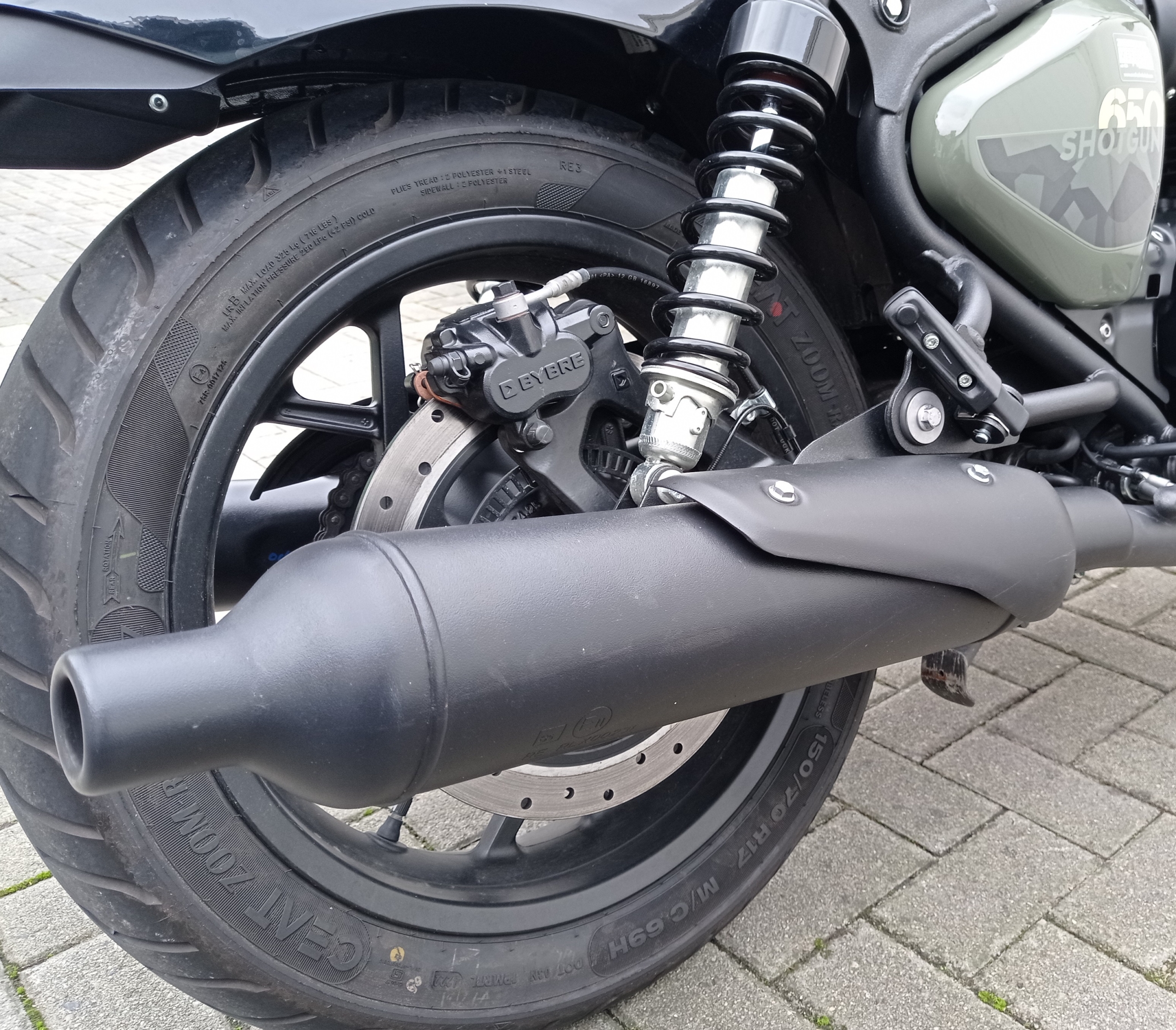 Auspuffdetail aus der Kategorie ROYAL ENFIELD